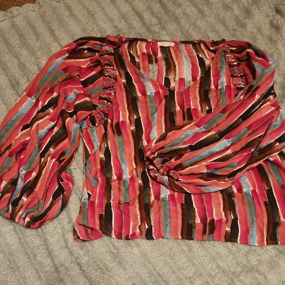 Jodifl V-Neck Balloon Long Sleeve Brush Stroke Top